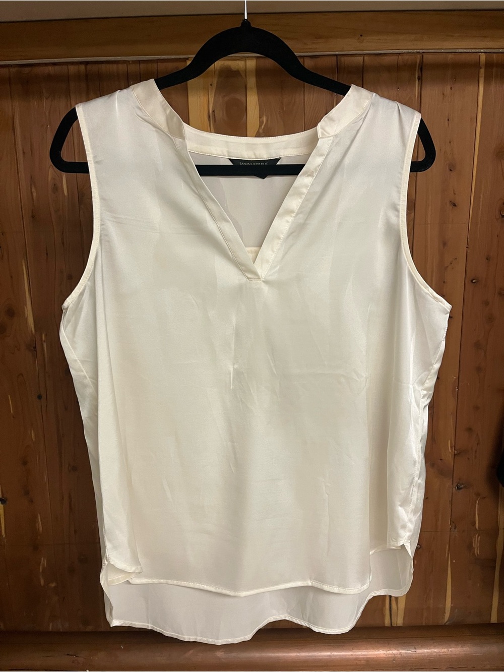 Banana Republic Cream Sleeveless V-Neck Layered Camisole